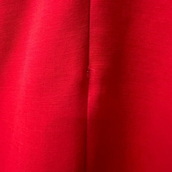 Gucci Red Wool Silk Sheath Classic Red Dress $2,800 - Picture 16 of 17